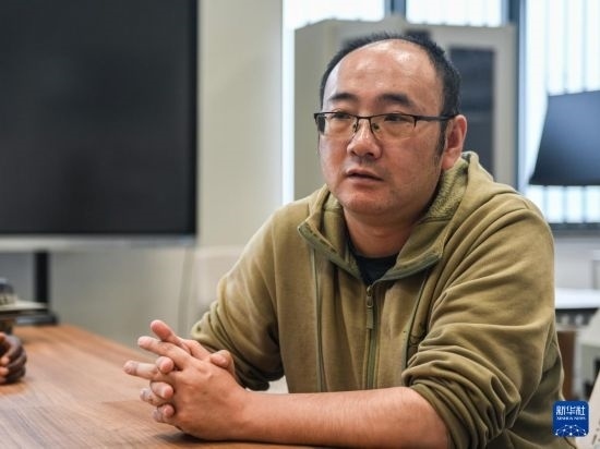 2月15日，在亞的斯亞貝巴的埃塞俄比亞聯(lián)邦職業(yè)技術培訓學院，魯班工坊中方負責人江絳接受新華社采訪。