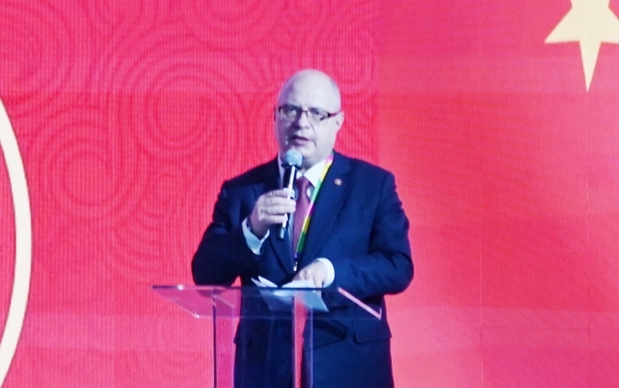 俄羅斯國(guó)家杜馬資產(chǎn)、土地和財(cái)產(chǎn)關(guān)系委員會(huì)主席兼俄中議員友好小組主席加夫里洛夫致辭。主辦方供圖 