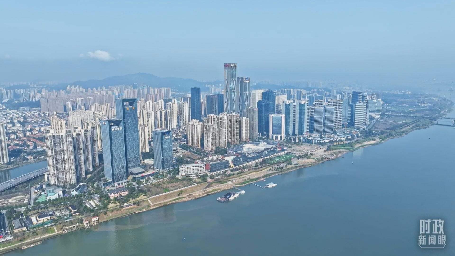 △俯瞰長(zhǎng)沙。（總臺(tái)央視記者范凱拍攝）