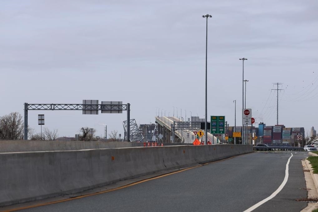 這是3月26日在美國(guó)馬里蘭州巴爾的摩拍攝的坍塌的大橋。新華社記者胡友松攝