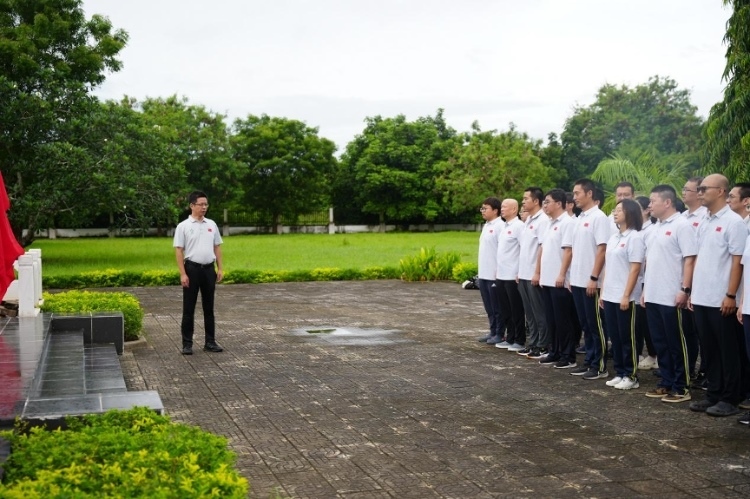 醫(yī)療隊(duì)隊(duì)長(zhǎng)致詞。中國(guó)援桑醫(yī)療隊(duì)供圖