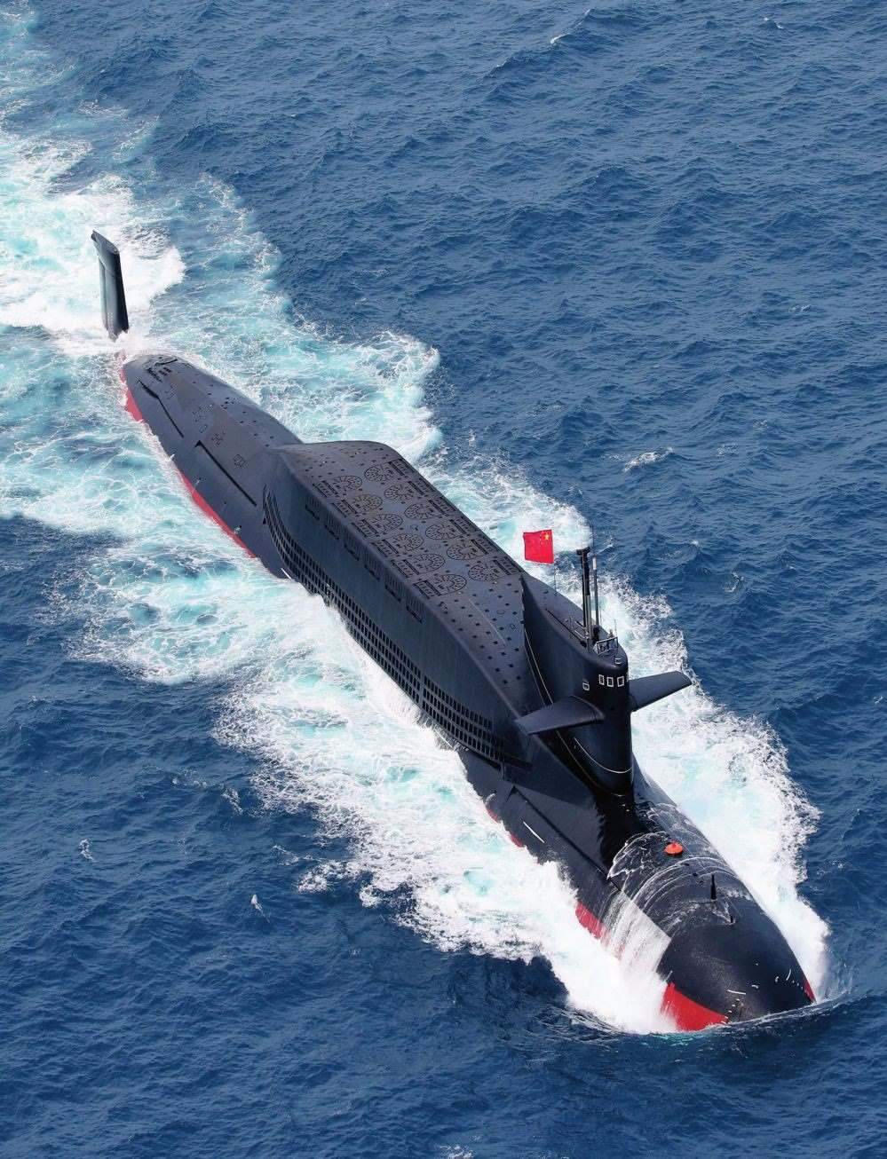 某潛艇執(zhí)行實(shí)戰(zhàn)化訓(xùn)練歸來（2018年3月攝）。周啟青攝