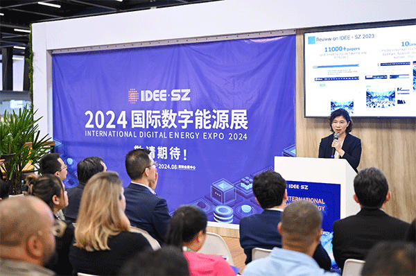 當地時間4月26日，深圳市發(fā)展和改革委員會主任郭子平在巴西圣保羅國際工程機械及礦山機械展上，對將于今年下半年在深圳市舉辦的2024國際數字能源展進行了專題推介。 2024國際數字能源展組委會供圖