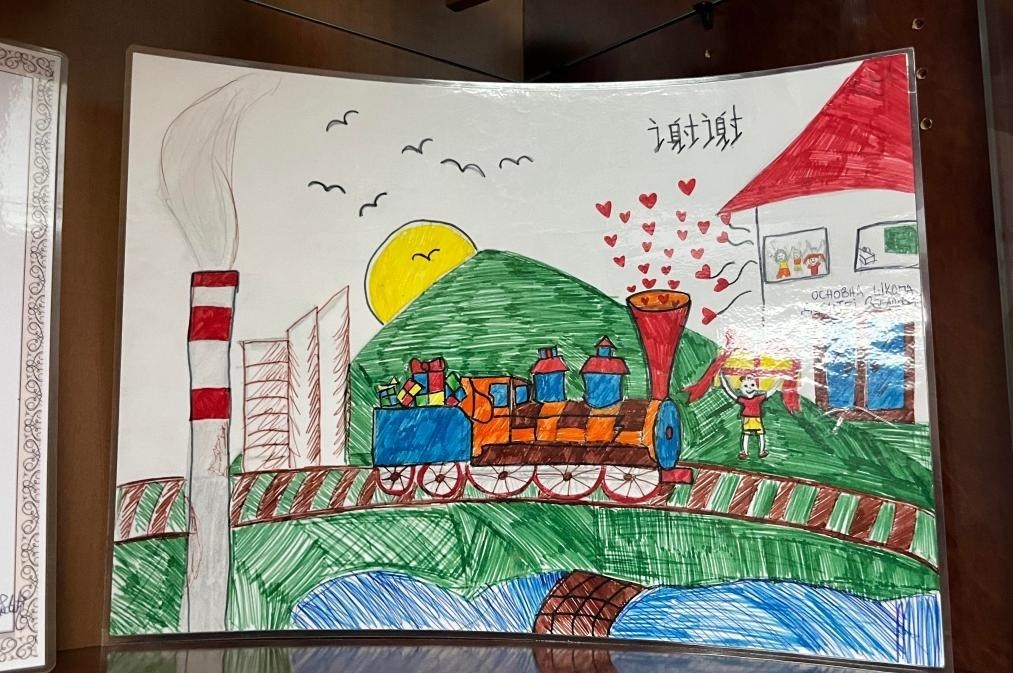 當(dāng)?shù)匦W(xué)生畫(huà)筆下的斯梅戴雷沃鋼廠。