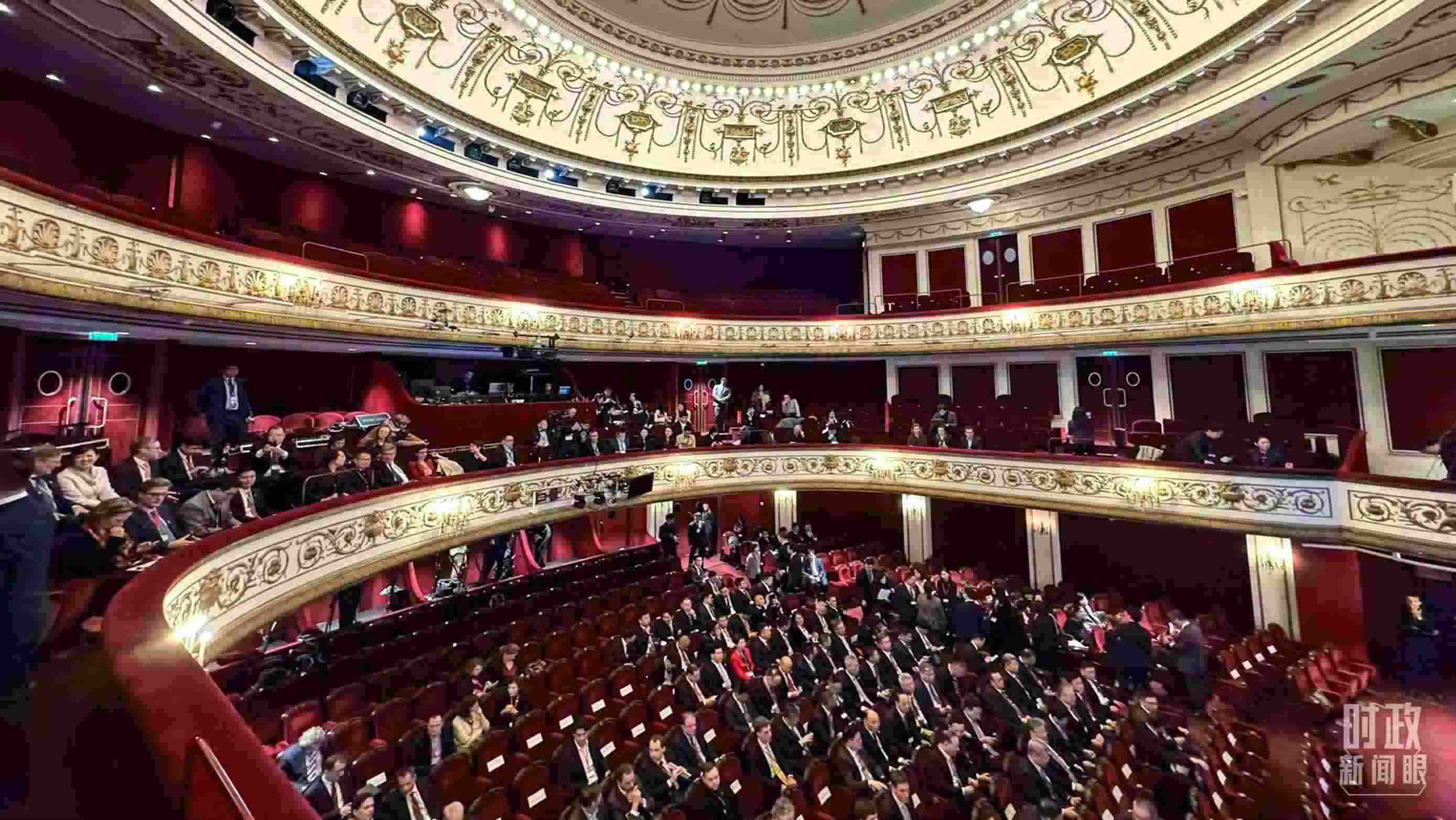 △馬里尼劇院。（總臺(tái)央視記者蔣碩拍攝）