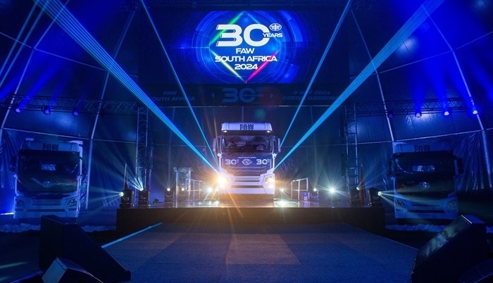 新一代旗艦車型JH6 550馬力牽引亮相。圖片來(lái)源：一汽解放