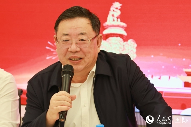 山東省泰安市委書記、市人大常委會主任楊洪濤在座談會上致辭。人民網(wǎng)記者 陳海琪攝