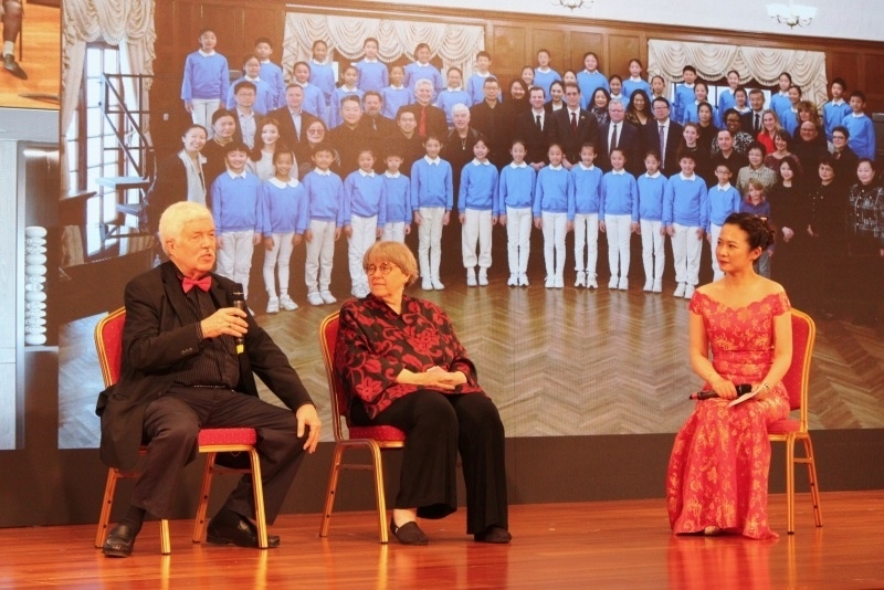 3、費(fèi)城交響樂團(tuán)小提琴手戴維·布斯講述自己與中國(guó)50多年的友好故事。 伊莎貝爾·羅德里格斯攝