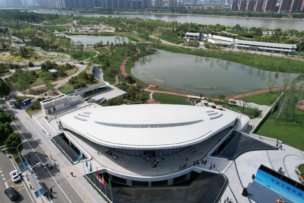這是位于西安的中亞公園航拍畫(huà)面。新華社記者付瑞霞 攝