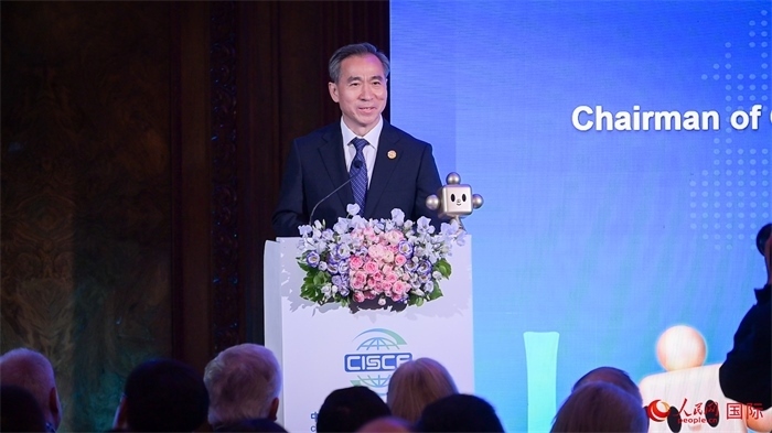 中國國際貿(mào)易促進委員會會長任鴻斌致辭。人民網(wǎng) 郭錦標攝