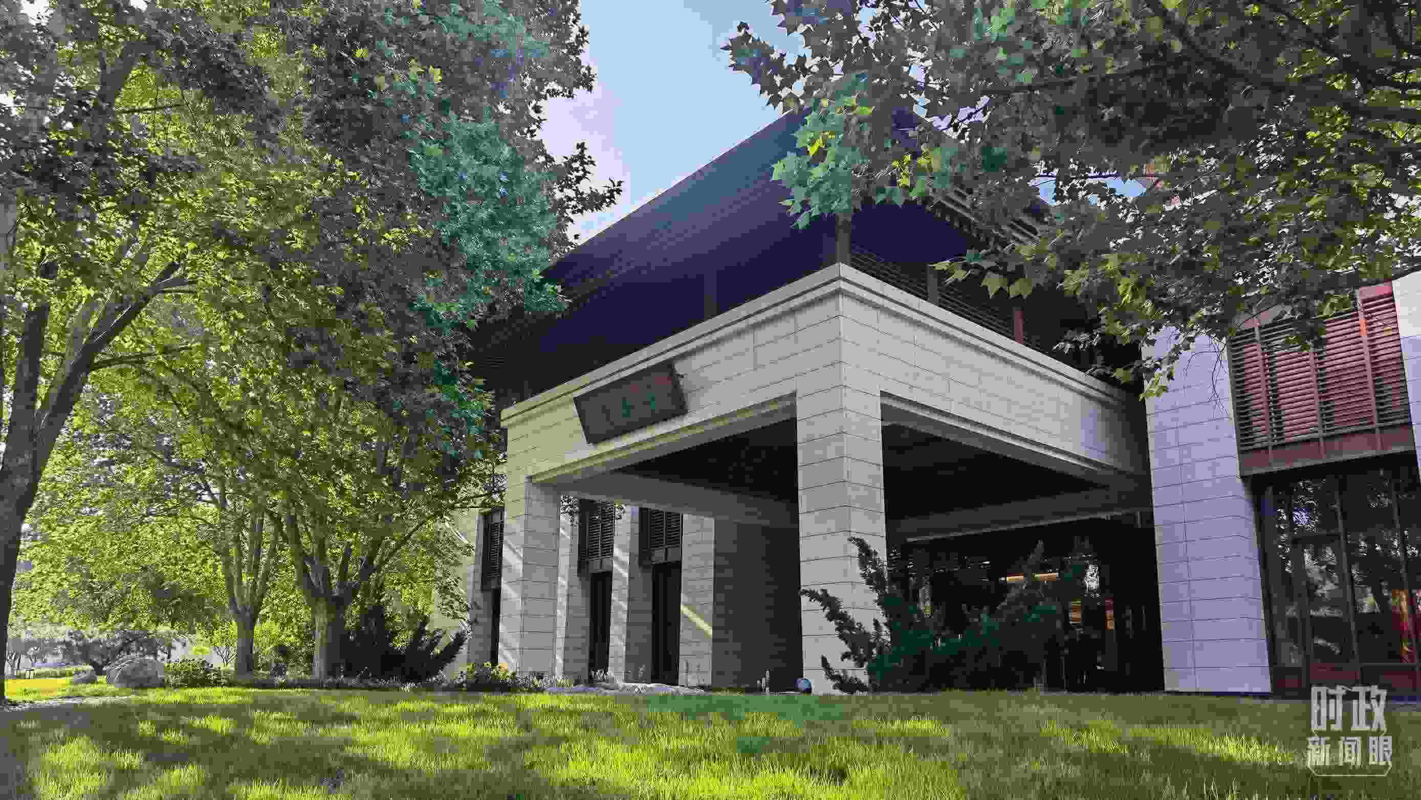 △釣魚臺(tái)芳華苑。（總臺(tái)央視記者石丞拍攝）