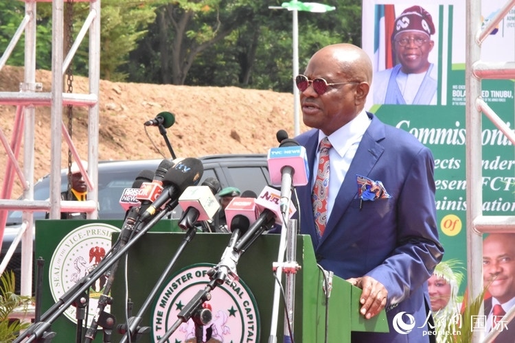 尼日利亞阿布賈首都地區(qū)部部長(zhǎng)威克致辭。人民網(wǎng)記者 姜宣攝