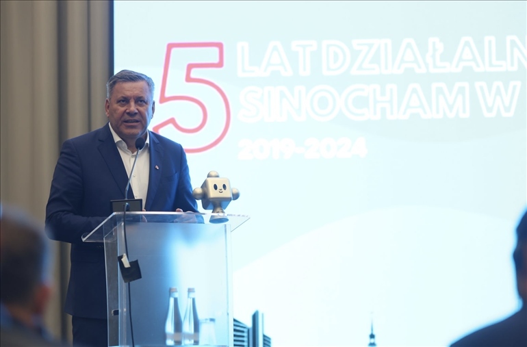 波蘭前副總理比霍琴斯基致辭。