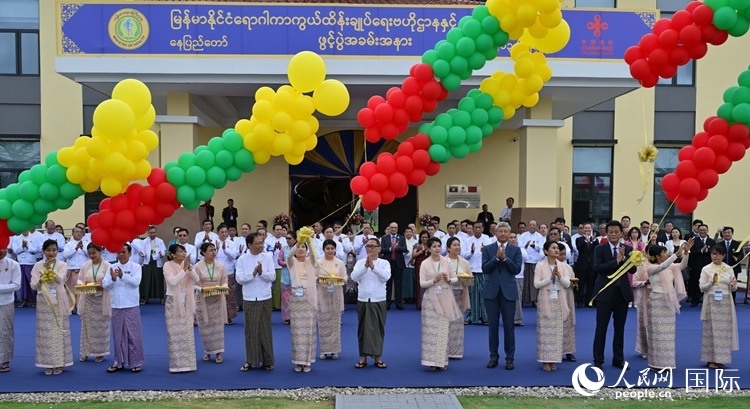 嘉賓共同為項目竣工剪彩。人民網(wǎng)記者 謝佳君攝