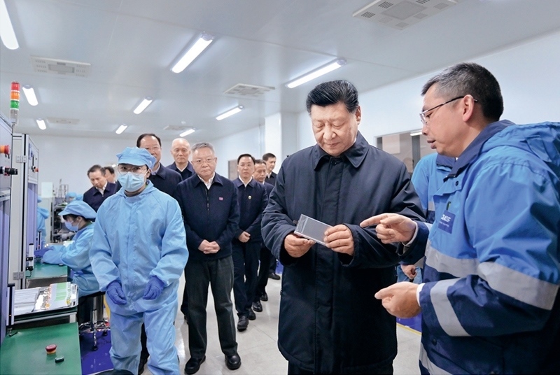 2024年3月18日至21日，中共中央總書記、國家主席、中央軍委主席習近平在湖南考察。這是18日下午，習近平在中德合資企業(yè)巴斯夫杉杉電池材料有限公司考察。 新華社記者 謝環(huán)馳/攝