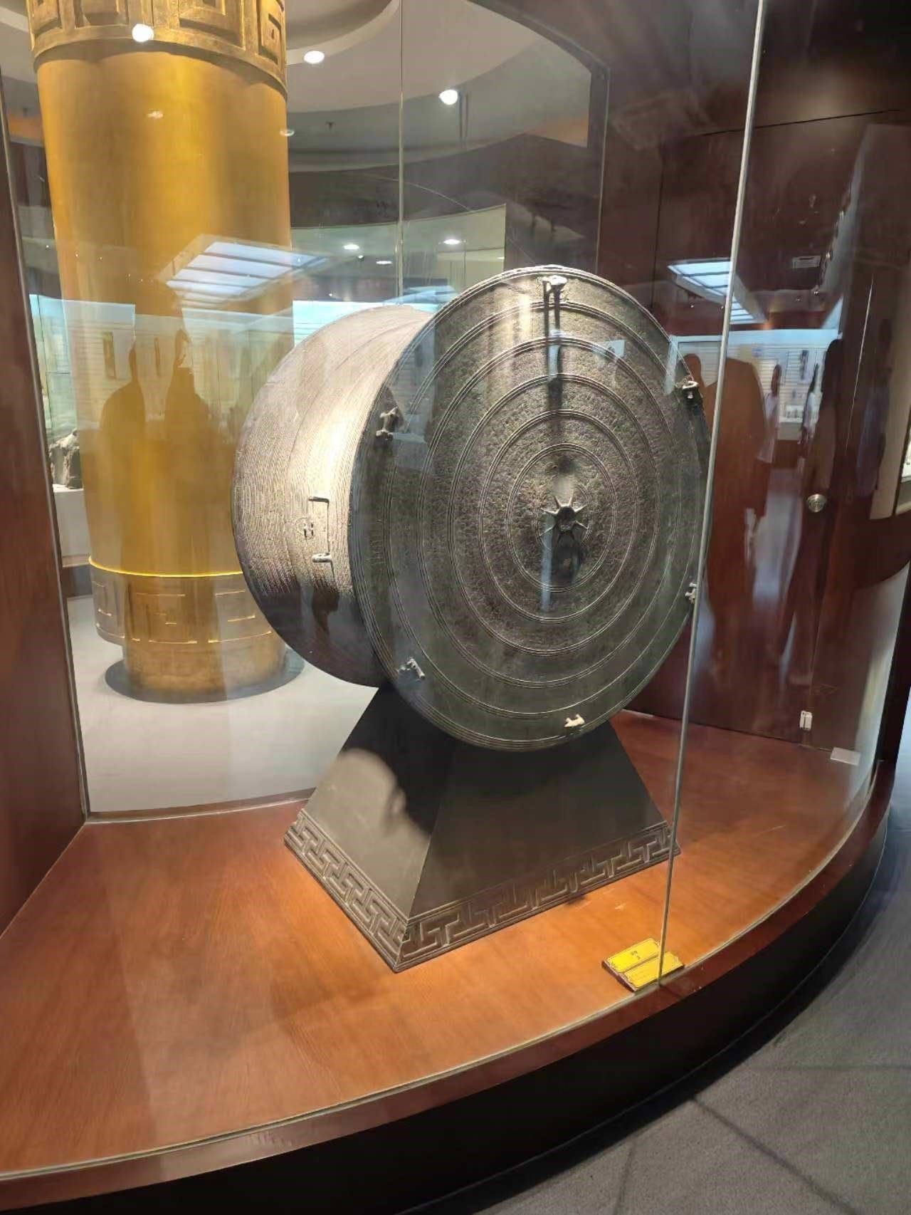 有西南元素的漢代銅鼓。人民網(wǎng)記者 黃鈺攝