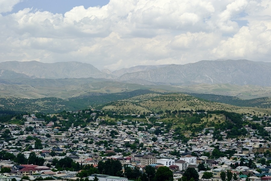 這是2024年6月13日拍攝的塔吉克斯坦首都杜尚別城市風(fēng)光。新華社記者 鄭開君 攝