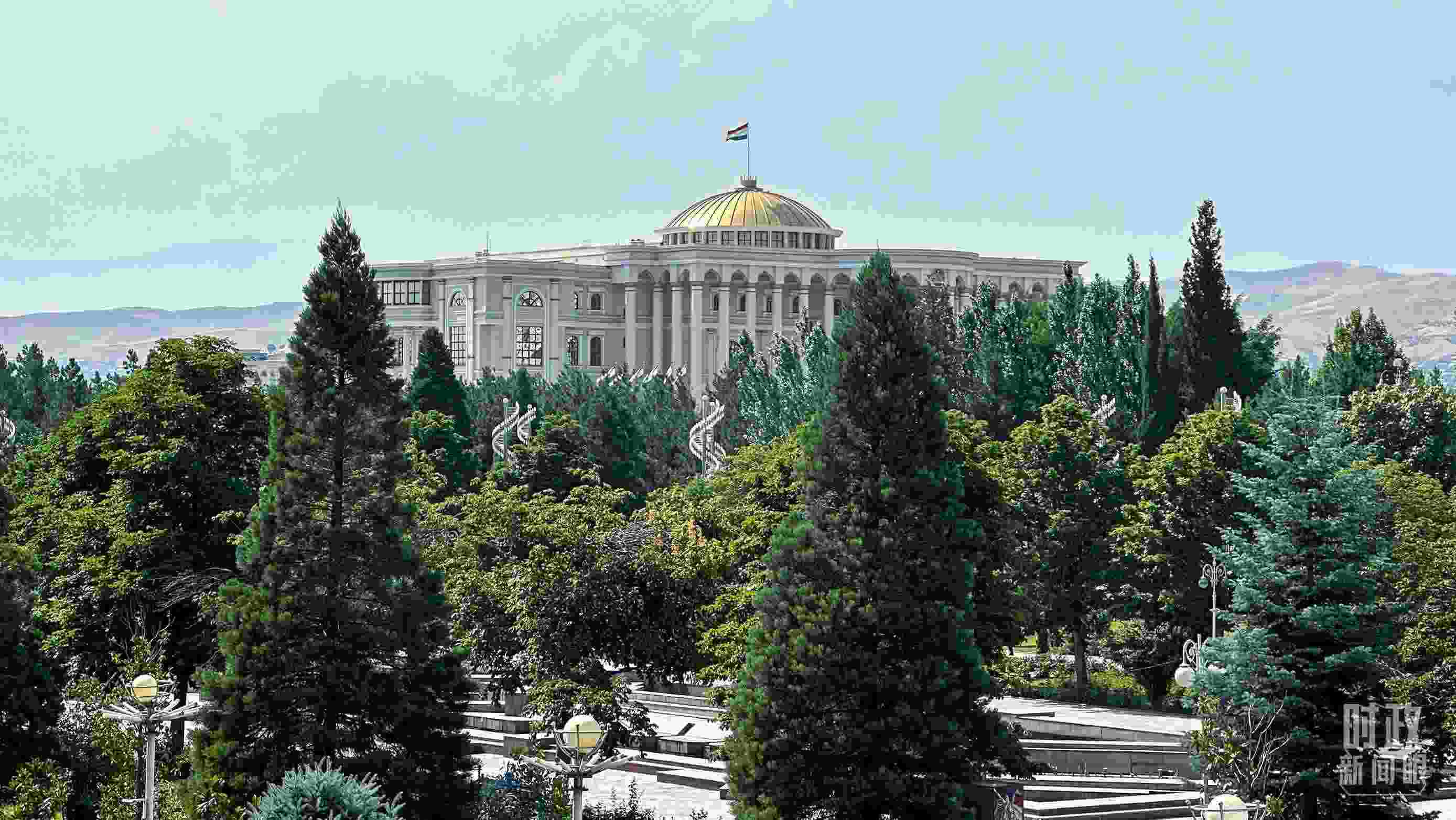 △塔吉克斯坦總統(tǒng)府。（總臺央視記者趙化拍攝）