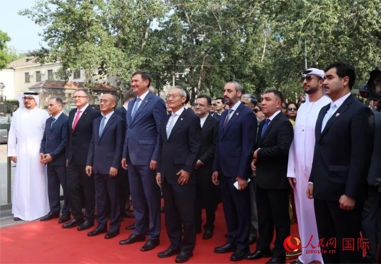 上合組織秘書長及成員國駐華使節(jié)參加活動。人民網(wǎng) 俄布拉依·對山攝