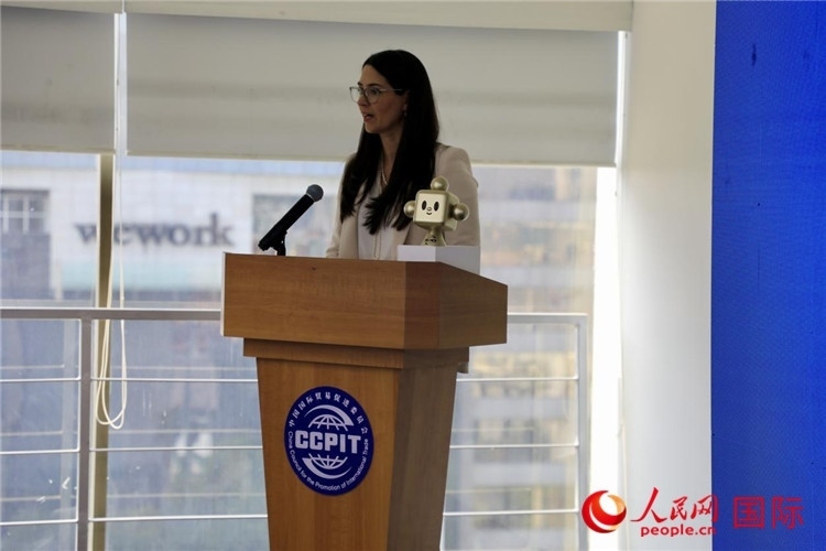 墨西哥外貿(mào)、投資和技術(shù)委員會總經(jīng)理蘇珊娜·杜克發(fā)表講話。人民網(wǎng) 埃內(nèi)斯托·多明戈斯攝