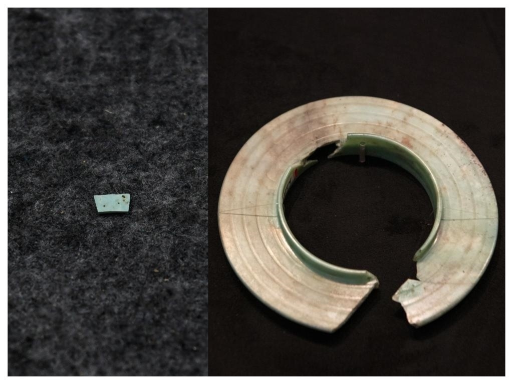 拼版照片：左圖為2024年7月10日拍攝的三星堆遺址出土的綠松石片（新華社記者王曦 攝），右圖為2024年7月21日在三星堆博物館文物保護與修復(fù)館拍攝的有領(lǐng)玉璧（新華社記者唐文豪 攝）。