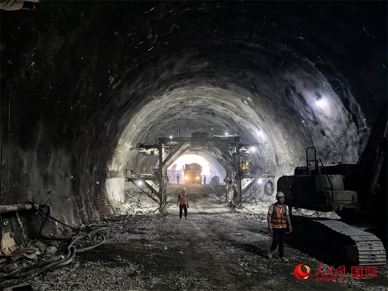 隧道施工現(xiàn)場圖片。人民網(wǎng) 賽義德·邁赫迪攝