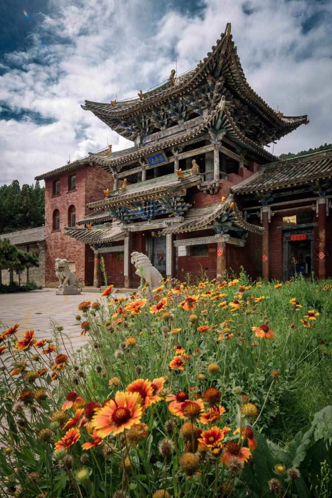 全國重點(diǎn)文物保護(hù)單位定林寺。蘇唐詩攝