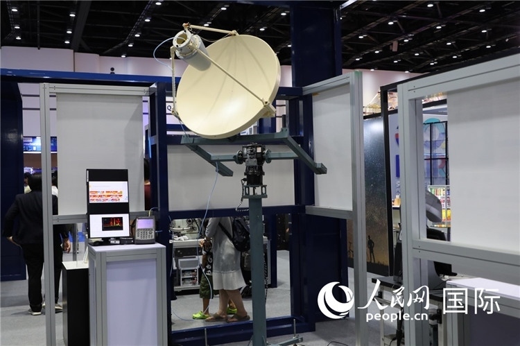 泰國(guó)衛(wèi)星設(shè)備。人民網(wǎng)記者 簡(jiǎn)承淵攝