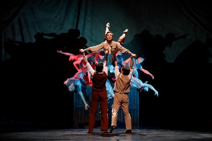 舞劇《熱血當(dāng)歌》演出現(xiàn)場。主辦方供圖