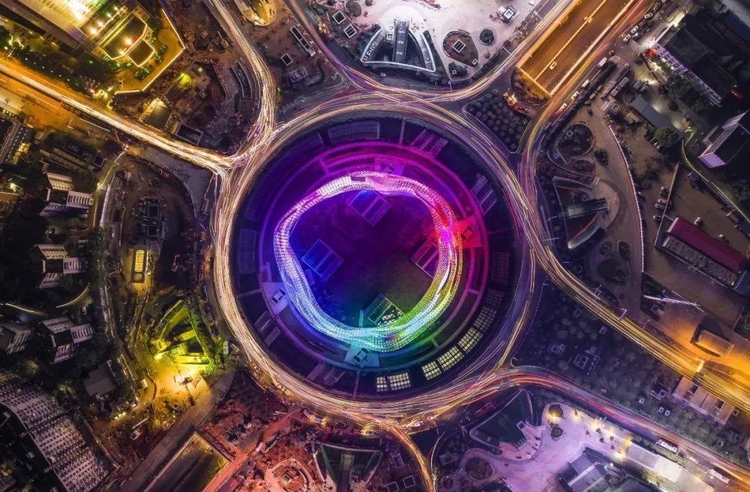 △武漢光谷正發(fā)展成為全國最大的光電子信息產(chǎn)業(yè)集群。