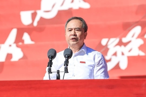 中國科學院院士、大連理工大學校長賈振元在2024級新生開學典禮上致辭。校方供圖