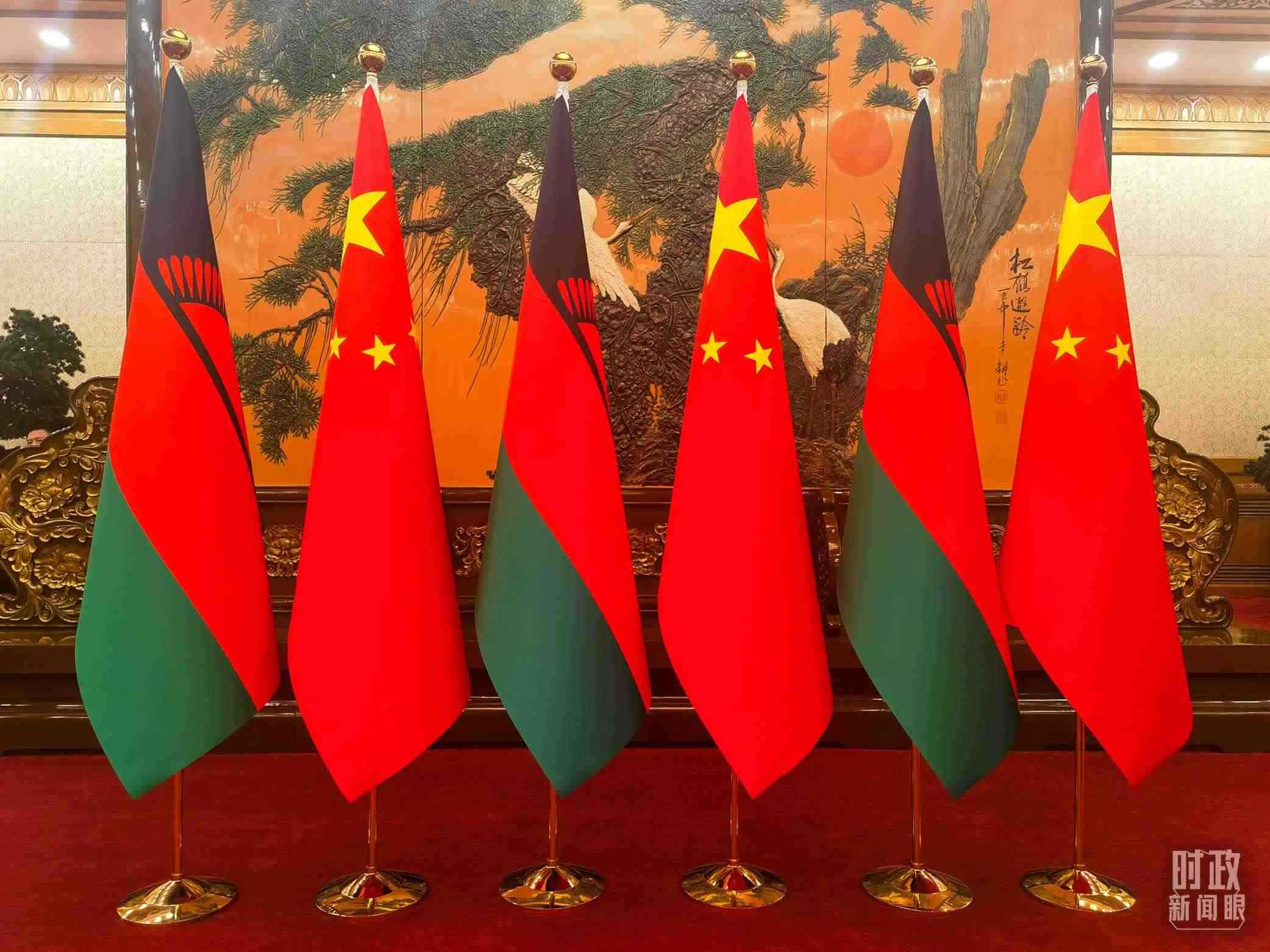 △中國和馬拉維國旗。（總臺央視記者陳曦拍攝）