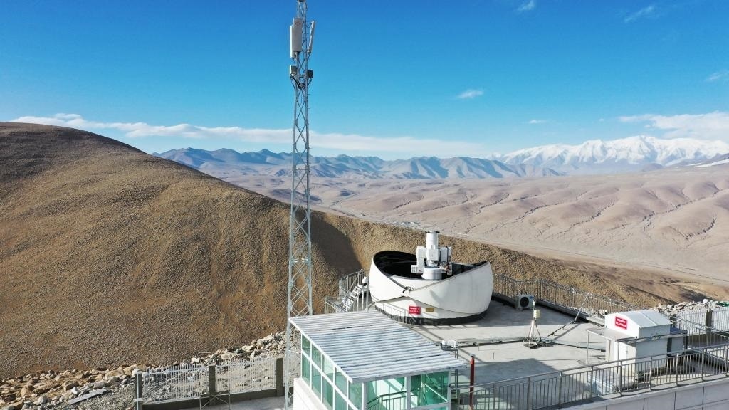 正在運行的塔縣星地激光通信地面站。（中國科學院空天信息創(chuàng)新研究院供圖）