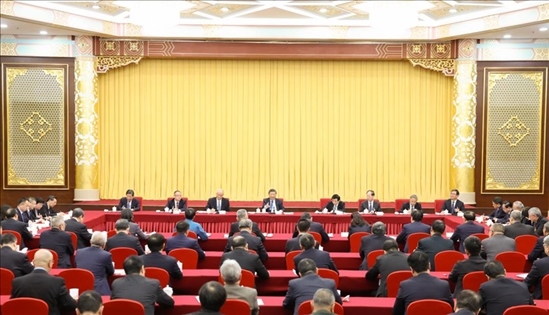 2024年3月6日，中共中央總書記、國家主席、中央軍委主席習(xí)近平看望參加全國政協(xié)十四屆二次會議的民革、科技界、環(huán)境資源界委員，并參加聯(lián)組會，聽取意見和建議。新華社記者 黃敬文 攝