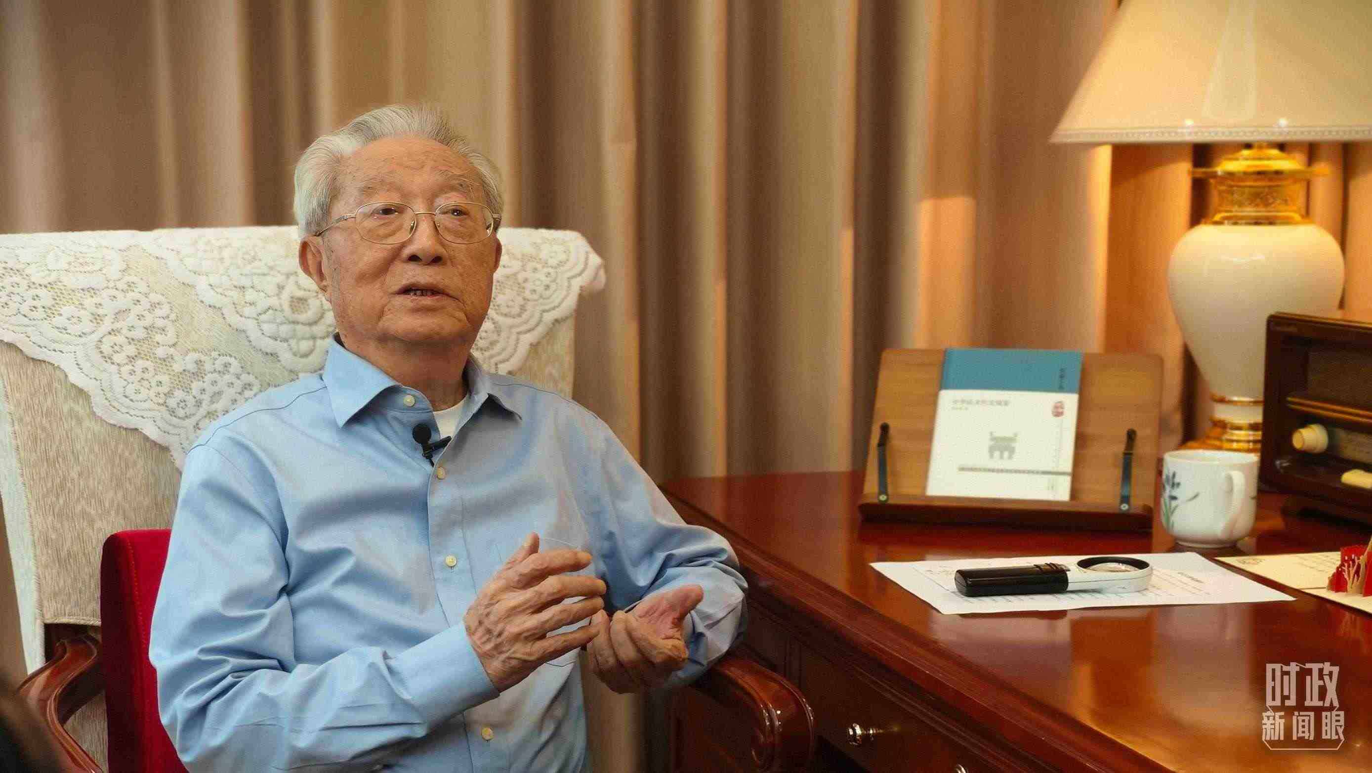 “人民教育家”國(guó)家榮譽(yù)稱號(hào)獲得者張晉藩。（總臺(tái)央視記者李立拍攝）