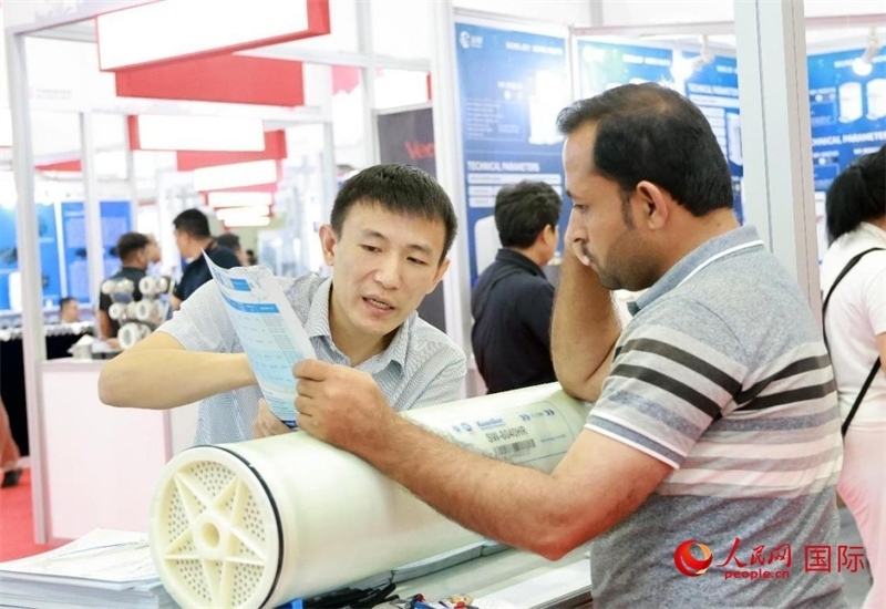 中企產(chǎn)品介紹。人民網(wǎng)記者管克江攝