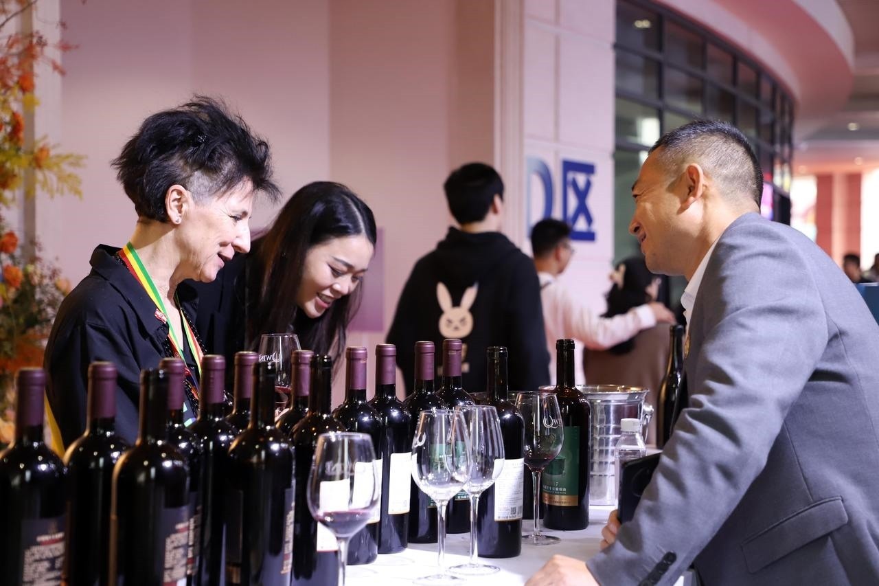 第五屆華僑進(jìn)口商品博覽會(huì)在浙江青田開幕。新華社記者 張曉潔 攝