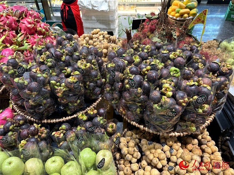 泰國(guó)超市售賣的山竹。人民網(wǎng)記者 簡(jiǎn)承淵攝