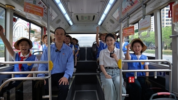 江蘇省太倉市總工會舉行“坐上勞?！畬＞€’跟著榜樣看太倉”直播活動。江蘇省總工會供圖