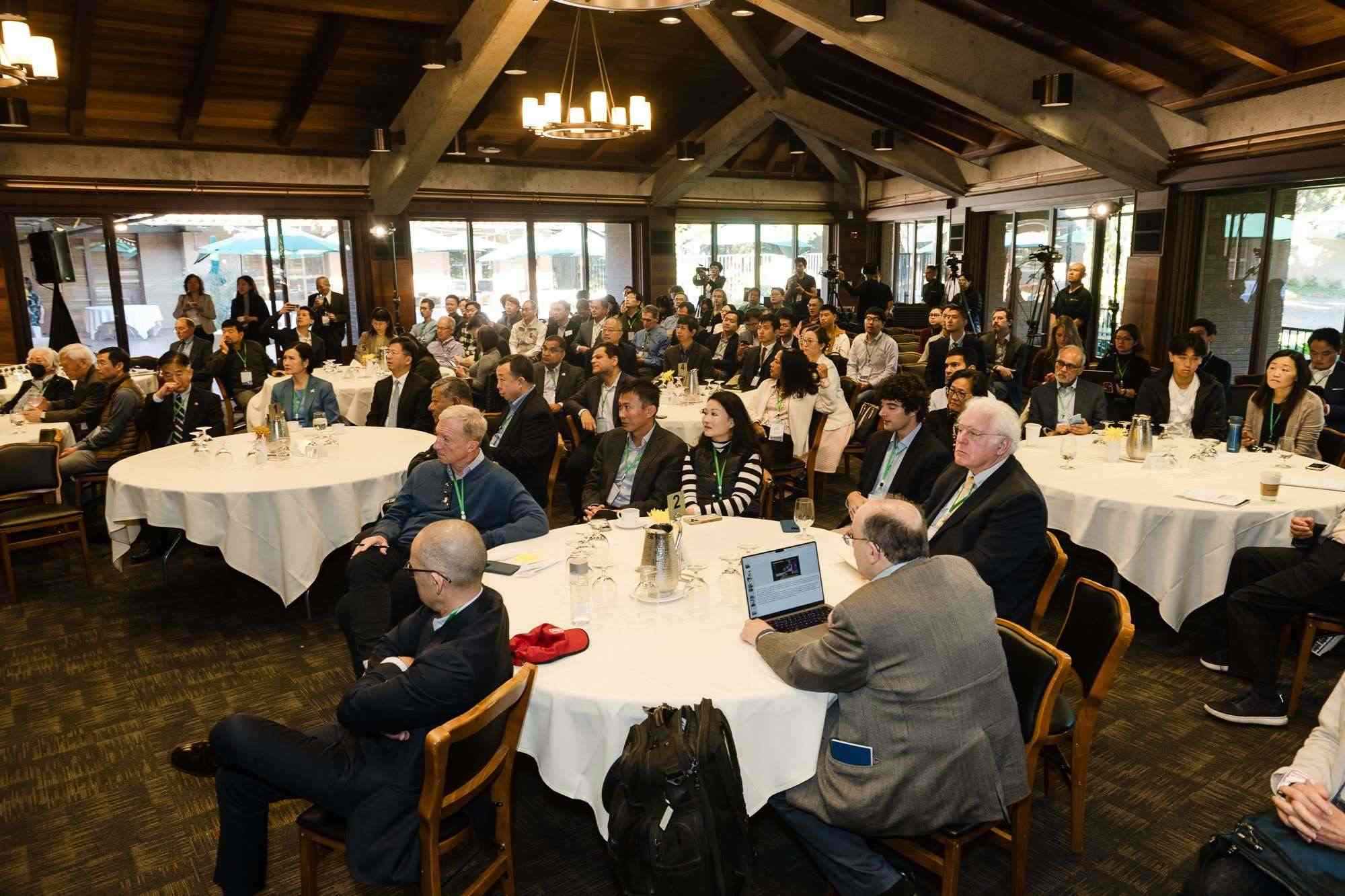 峰會(huì)現(xiàn)場(chǎng)。馮超攝