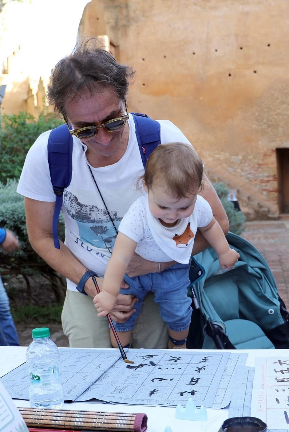 小小書法家。拉巴特中國文化中心供圖