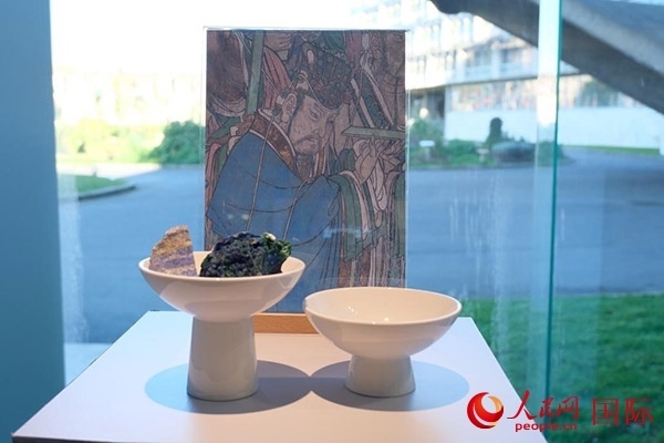 壁畫礦物質(zhì)顏料展示。人民網(wǎng)記者 尚凱元攝