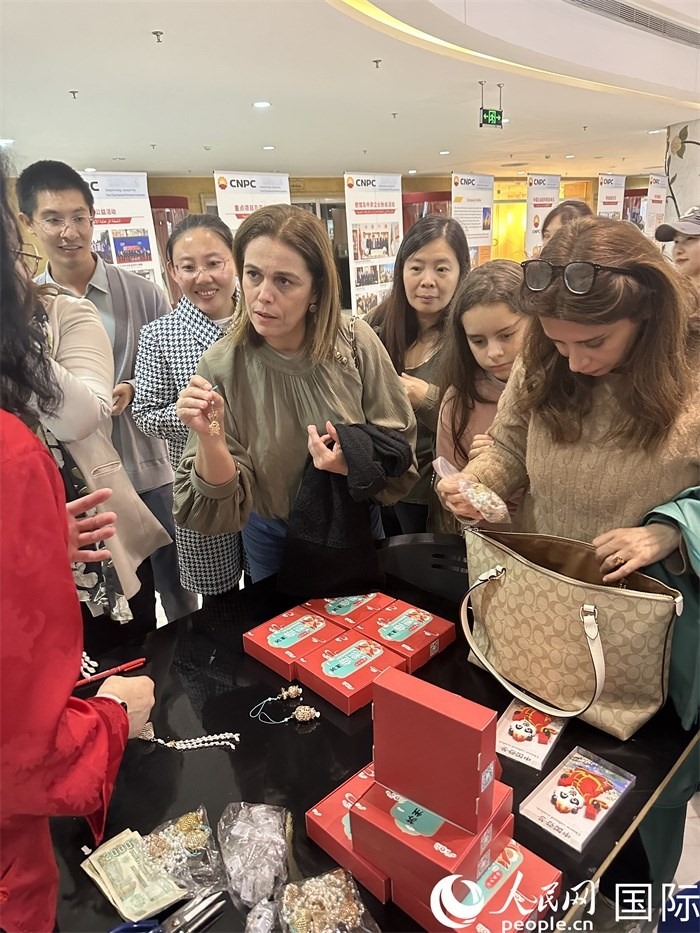 中國傳統(tǒng)非物質(zhì)文化遺產(chǎn)互動(dòng)展示。人民網(wǎng)記者 郝瑞敏攝