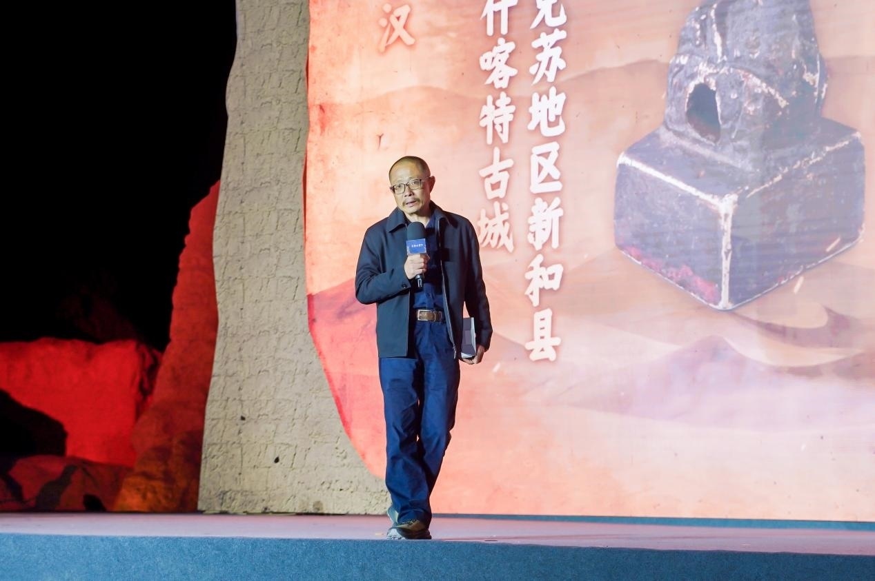 陳凌在“何以中國·五星出東方”網(wǎng)絡(luò)主題宣傳活動現(xiàn)場演講。人民視頻供圖