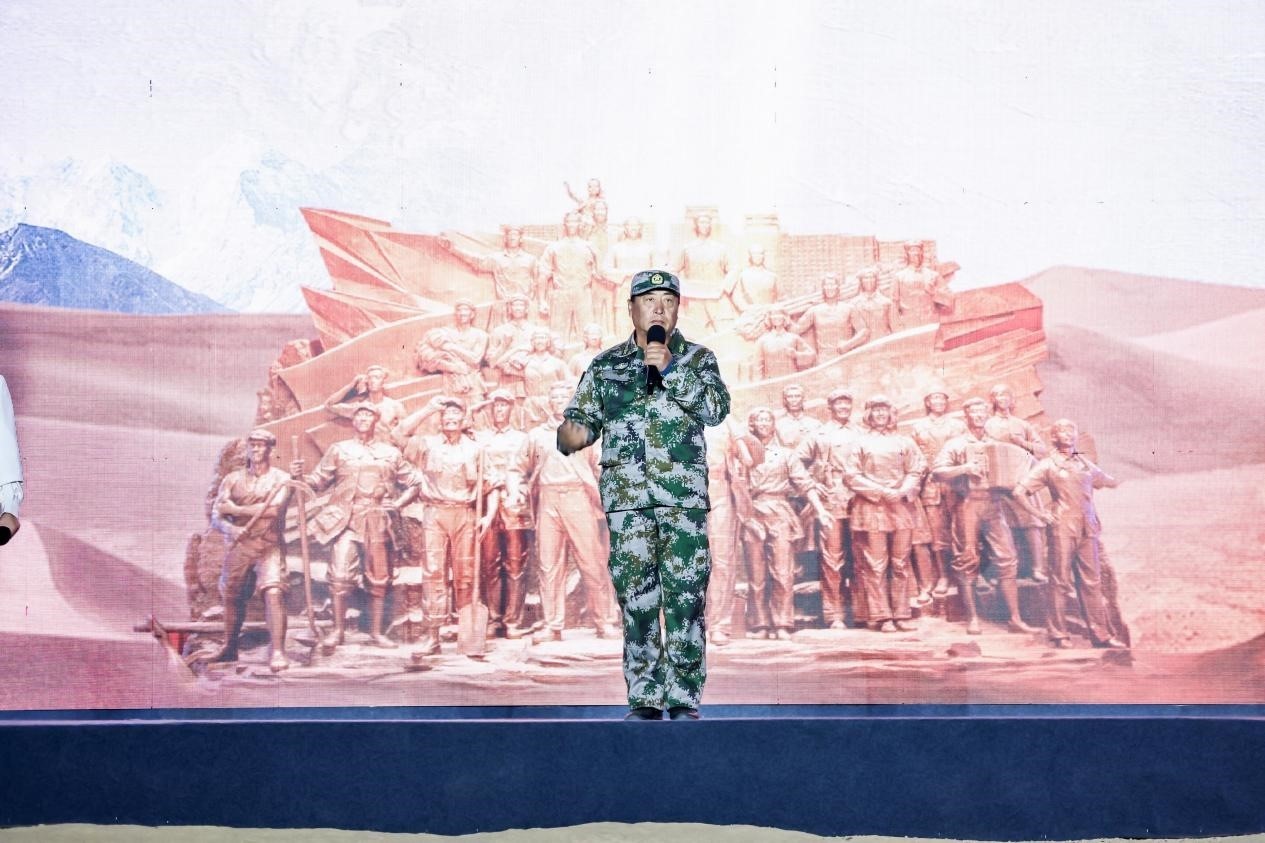 馬軍武在“何以中國·五星出東方”網(wǎng)絡(luò)主題宣傳活動現(xiàn)場演講。人民視頻供圖