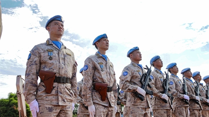 維和官兵整齊列隊。鄧原淘攝