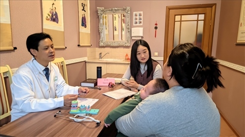 義診現(xiàn)場 哈薩克斯坦歐亞大學孔子學院供圖