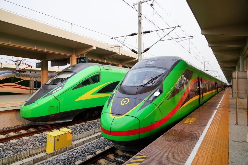 截至2024年7月5日，中老鐵路國際旅客列車累計開行滿1000列，極大地便利了沿線民眾出行。