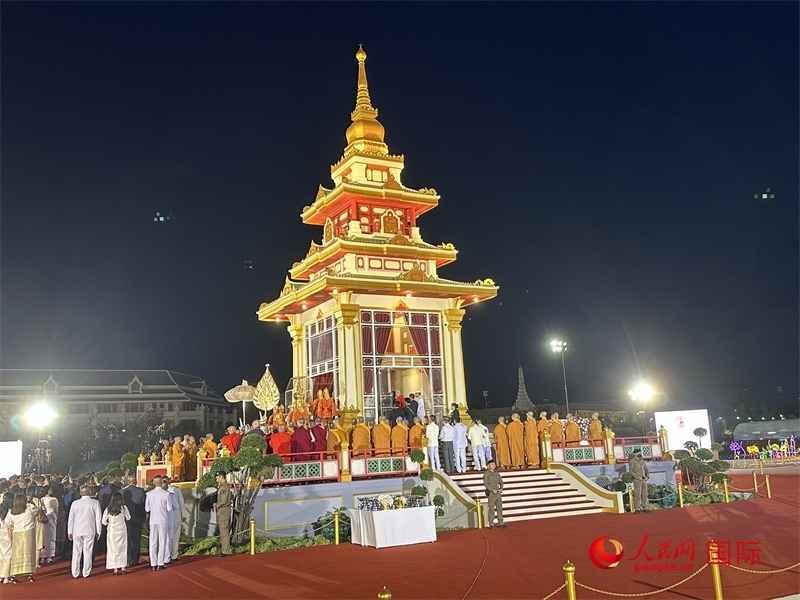 北京靈光寺佛牙舍利抵達王家田廣場安奉。人民網(wǎng)記者孫廣勇攝