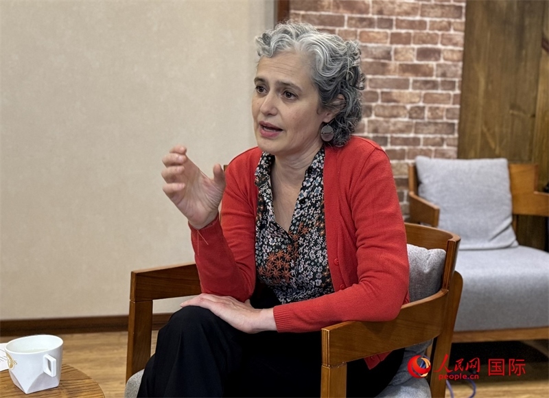 阿根廷布宜諾斯艾利斯大學(xué)社會(huì)科學(xué)院院長(zhǎng)安娜·何塞菲娜·阿里亞斯（Ana Josefina Arias）接受人民網(wǎng)記者采訪。人民網(wǎng)記者 趙健攝